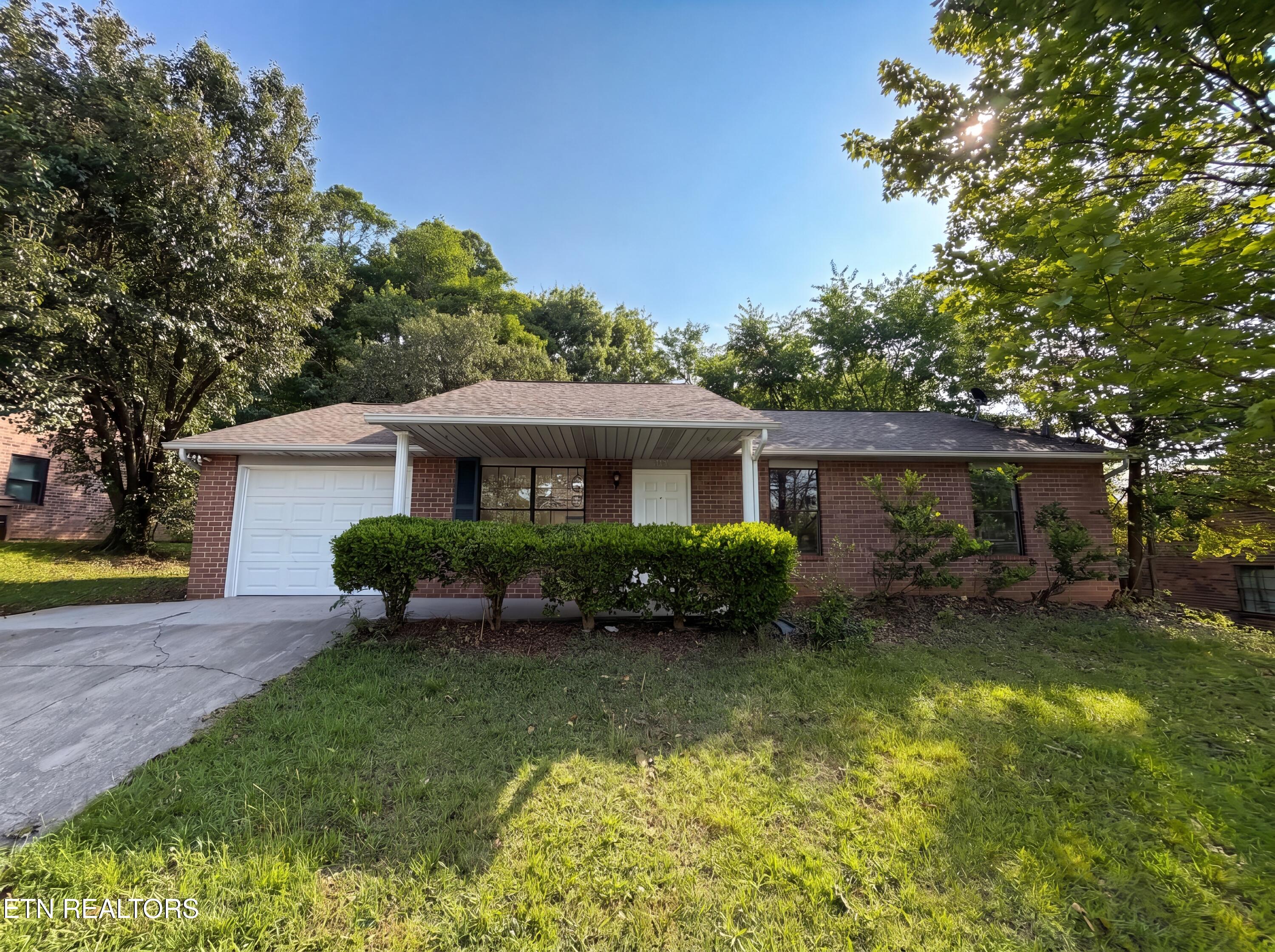 6018 Bridge Garden Road Knoxville, TN 37912 - Photo 1 of 17 photo_01