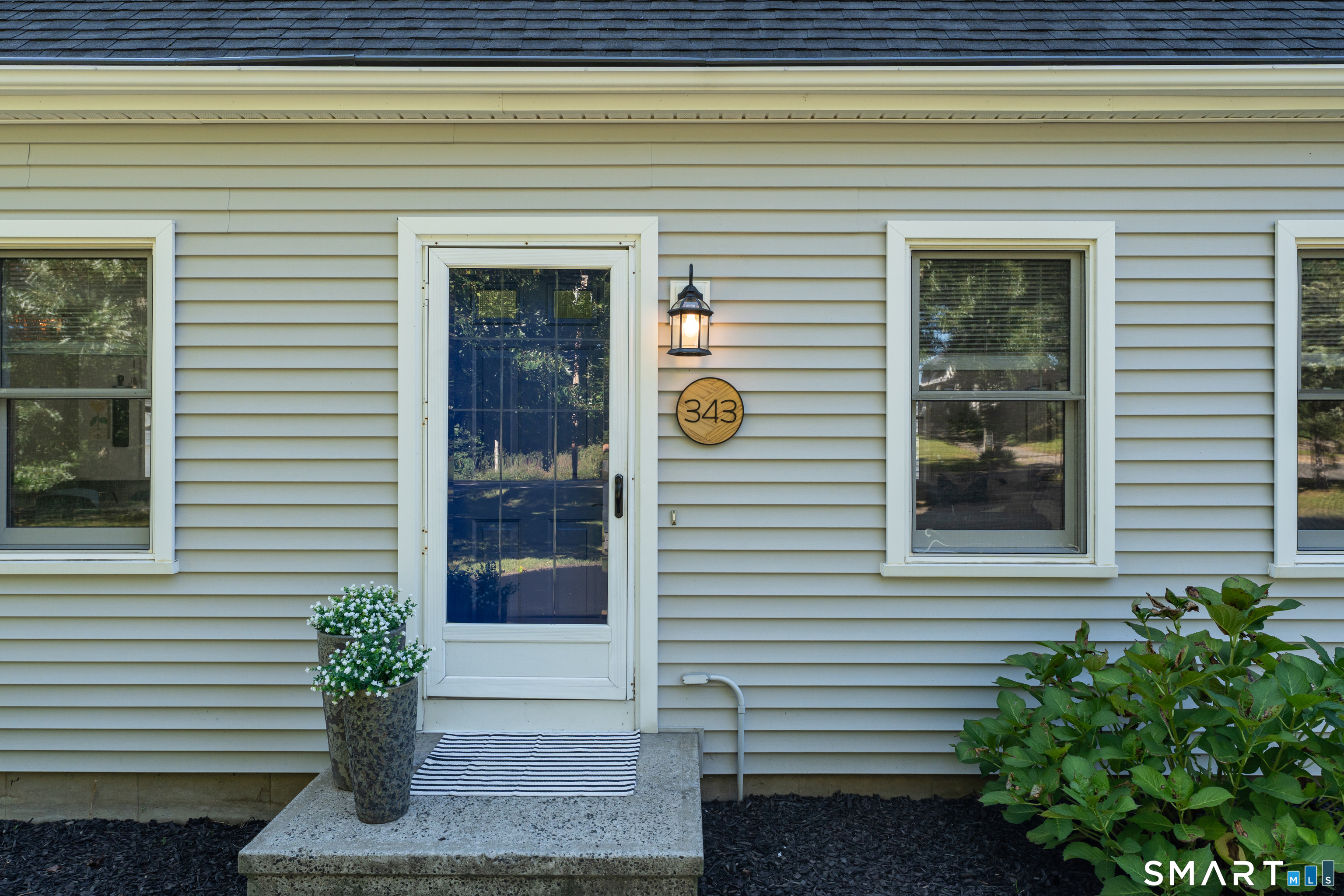 343 Horse Pond Road Madison, CT 06443 - Photo 4 of 39 Sweet entryway!