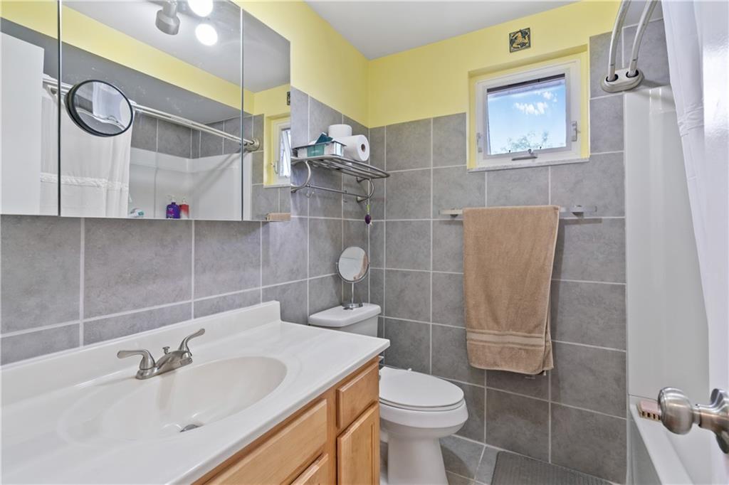 117 Gill Hall Road Clairton, PA 15025 - Photo 28 of 43 2nd floor upstairs bathroom.