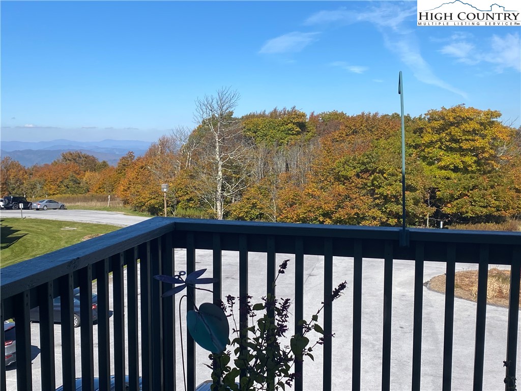 301 Pinnacle Inn Road, Unit 1306 Beech Mountain, NC 28604 - Photo 3 of 19 a view of a balcony