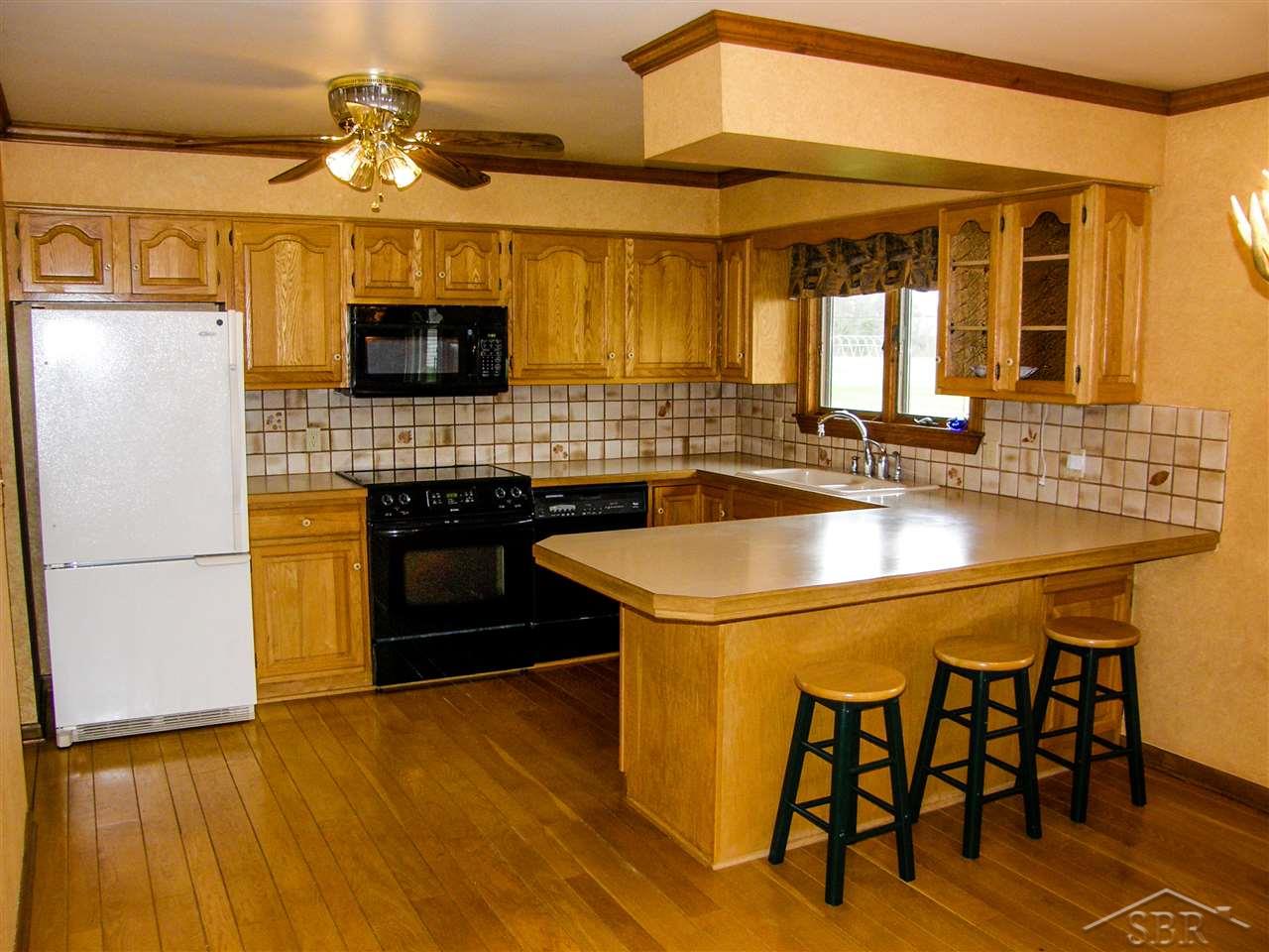 7337 North Nichols Road Flushing, MI 48433 - Photo 8 of 24 31239416-7.JPG