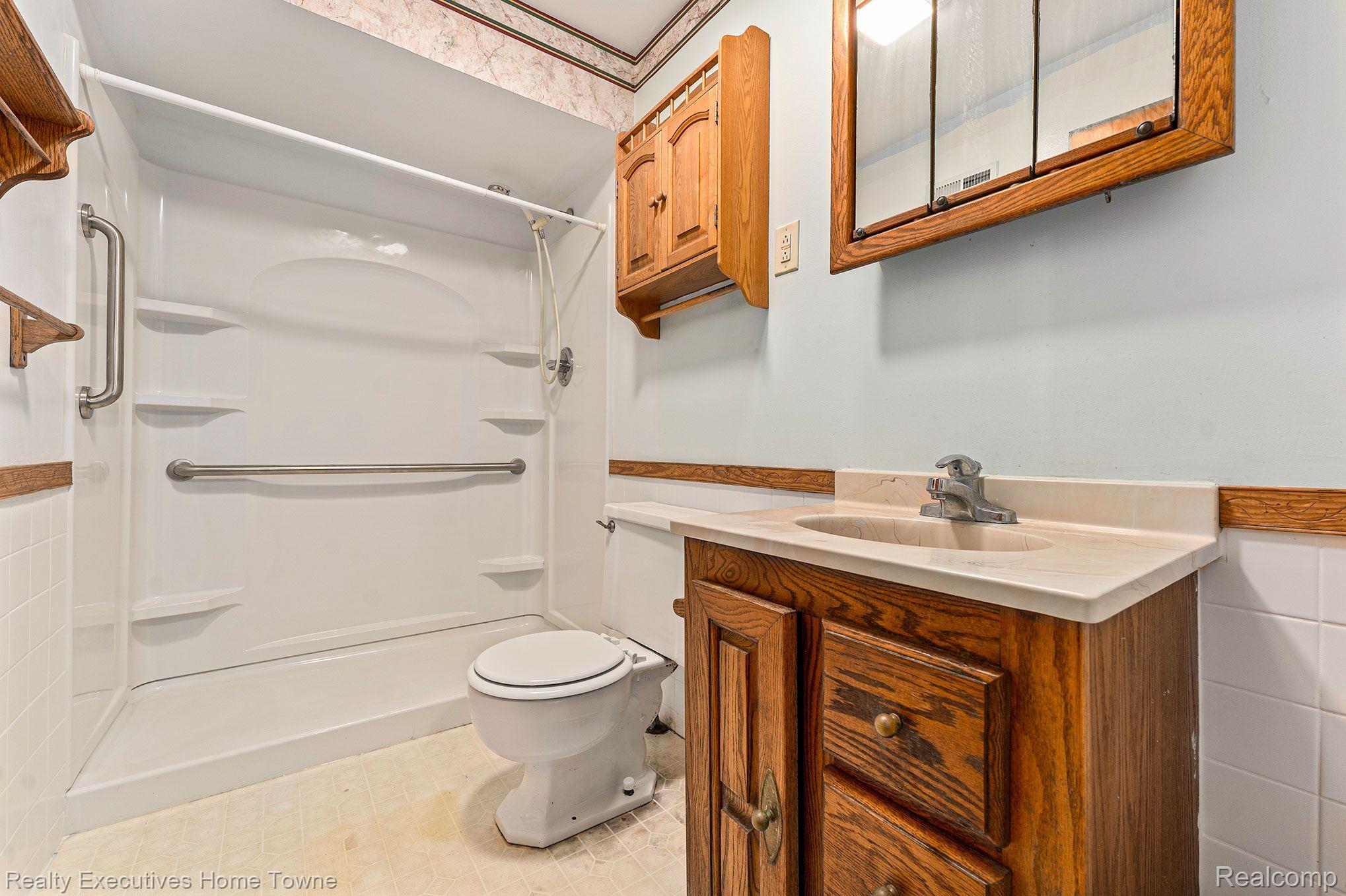 476 North Sandusky Road Sandusky, MI 48471 - Photo 17 of 27 Bathroom