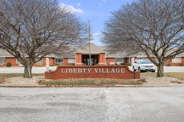 $215,000 | 918 South Chicago Street, Unit 918, Geneseo, IL 61254