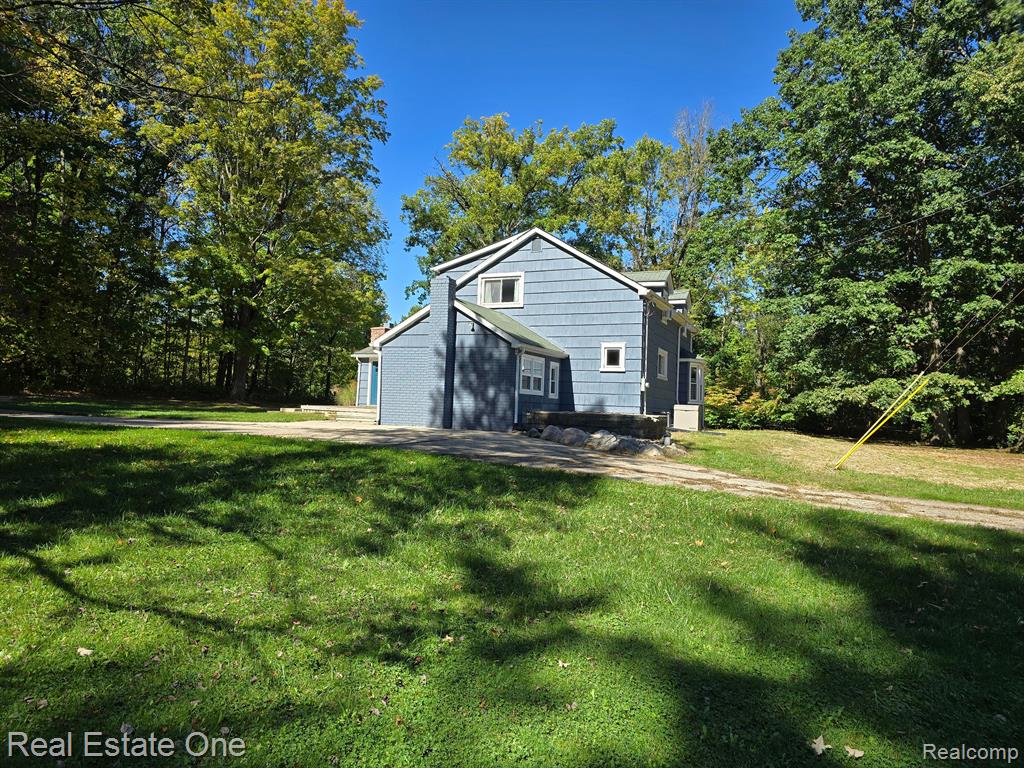 249 West Buell Road Oakland, MI 48363 - Photo 3 of 72