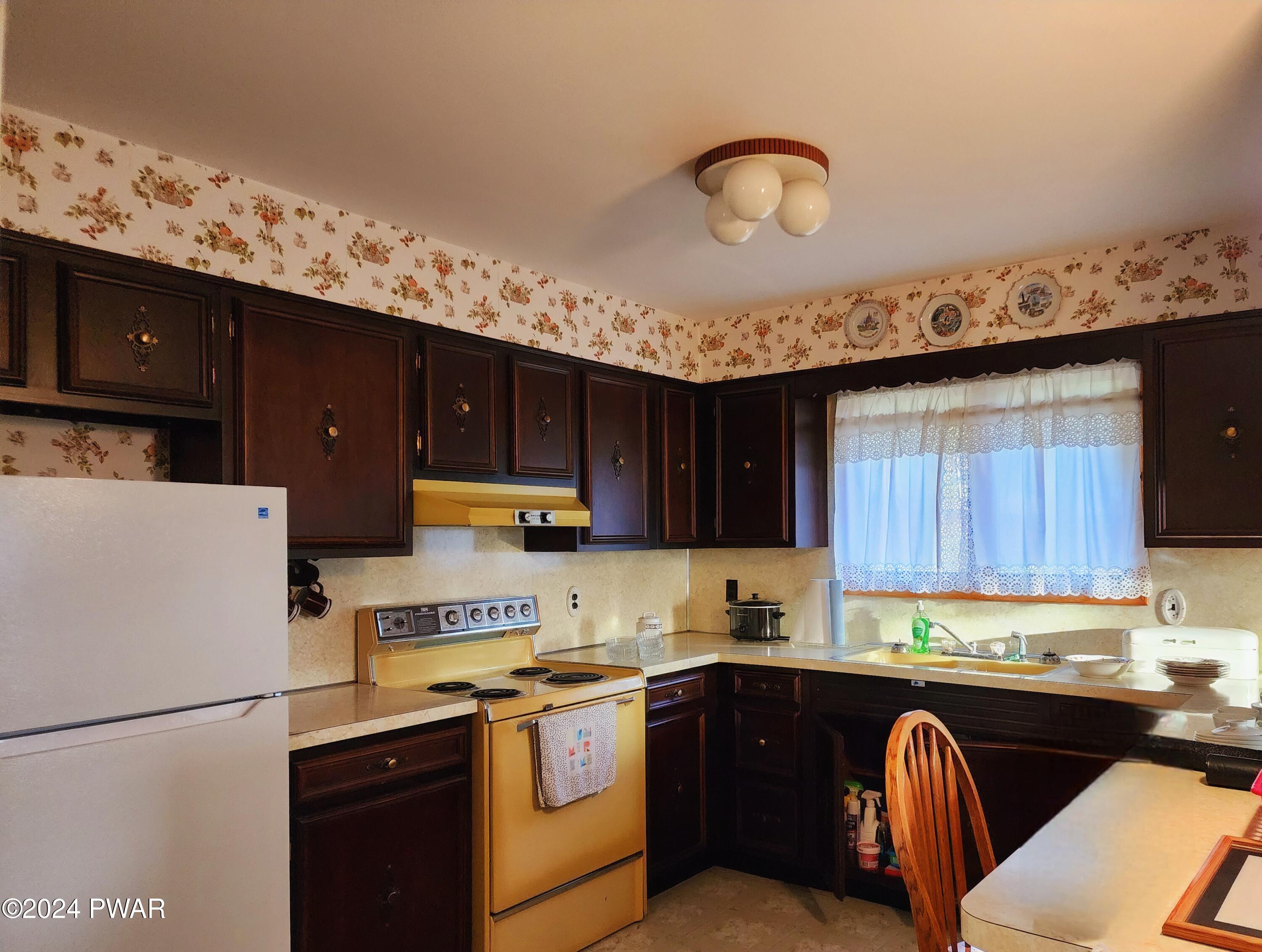 482 Ridge Avenue Hawley, PA 18428 - Photo 8 of 23 Kitchen