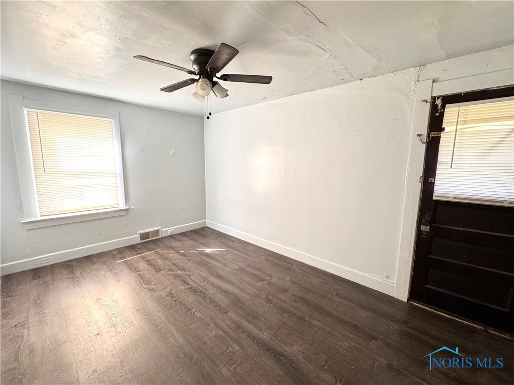 1771 Kensington Road Toledo, OH 43607 - Photo 12 of 15 Bedroom 1
