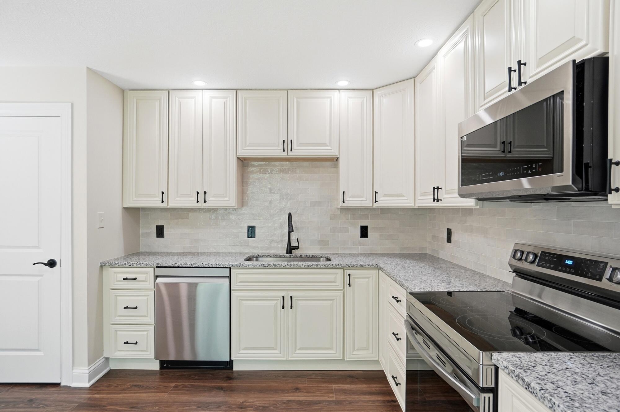 8385 Northeast Plain City-Georgesville Road, Unit R Plain City, OH 43064 - Photo 13 of 59 kitchen3