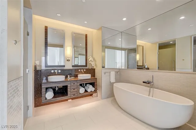 $20,000 | 3750 South Las Vegas Boulevard, Unit 3505, Las Vegas, NV 89158