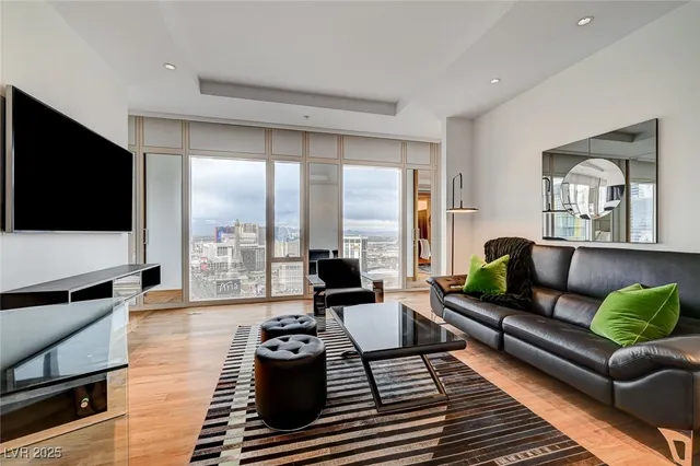 $20,000 | 3750 South Las Vegas Boulevard, Unit 3505, Las Vegas, NV 89158