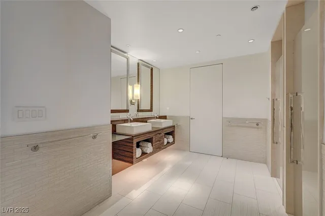 $20,000 | 3750 South Las Vegas Boulevard, Unit 3505, Las Vegas, NV 89158