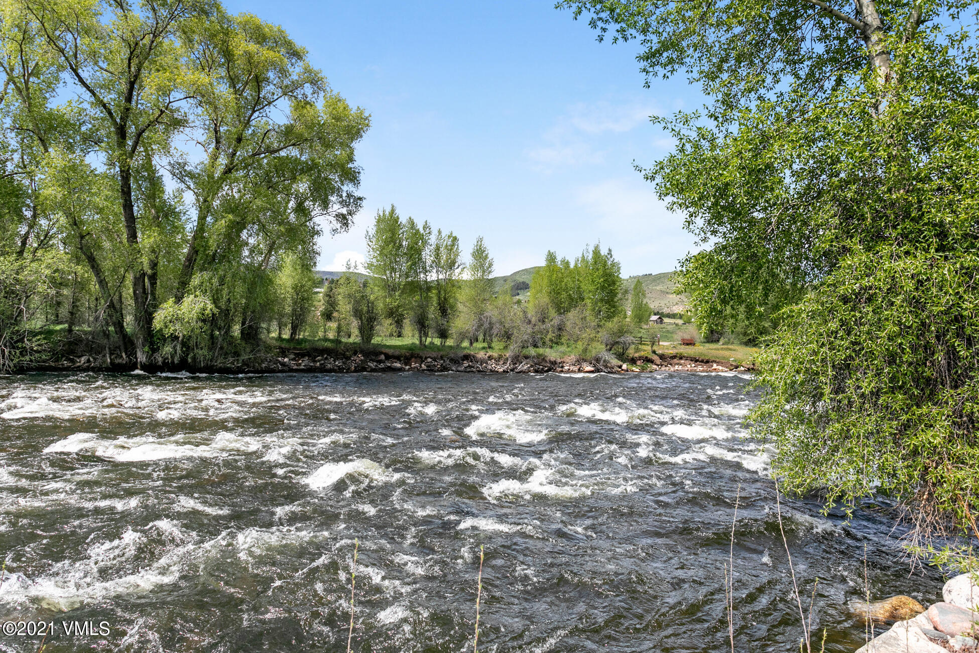 385 Edwards Access Road Edwards, CO 81632 - Photo 20 of 37 a view of backyard with green space