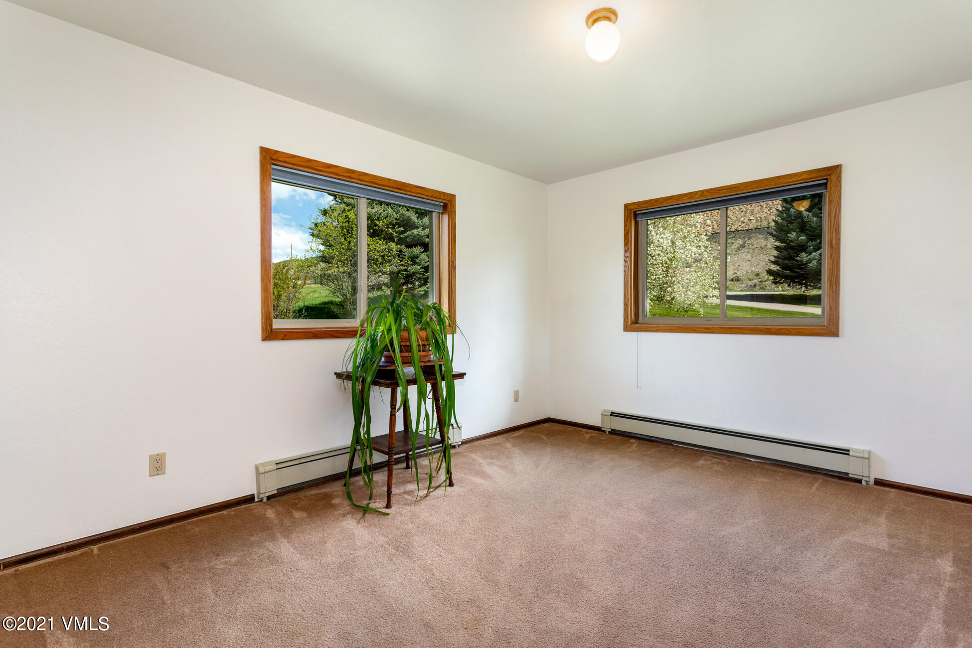 385 Edwards Access Road Edwards, CO 81632 - Photo 34 of 37 an empty room with windows