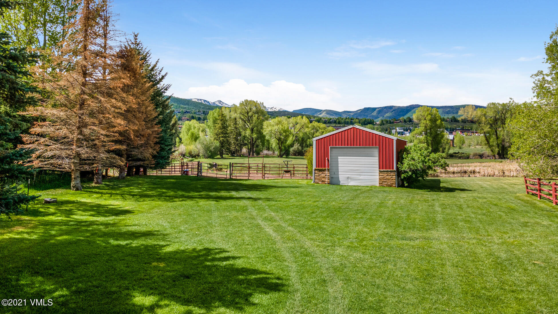 385 Edwards Access Road Edwards, CO 81632 - Photo 6 of 37 a view of a back yard