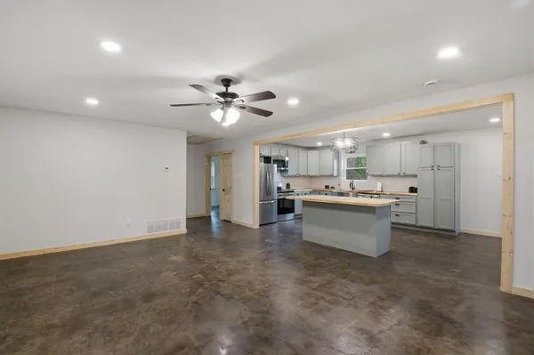 $429,000 | 509 County Road 2271, Telephone, TX 75488