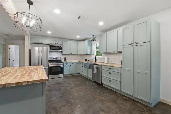 $429,000 | 509 County Road 2271, Telephone, TX 75488