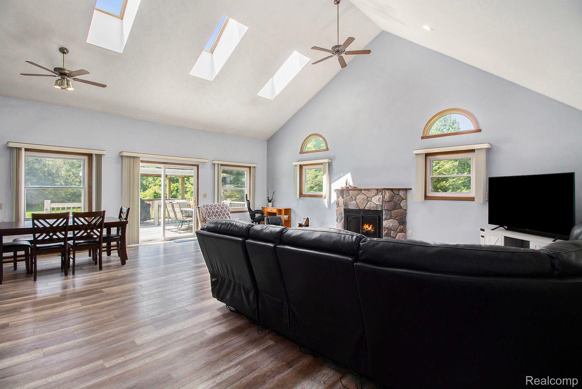 2749 Carpenter Road Lapeer, MI 48446 - Photo 4 of 37 Gallery Image 4