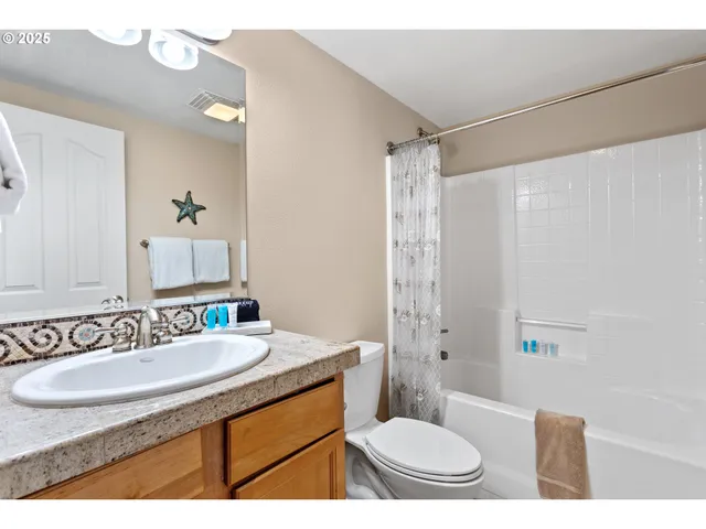 $544,000 | 300 North Pacific Street, Unit 43, Rockaway Beach, OR 97136