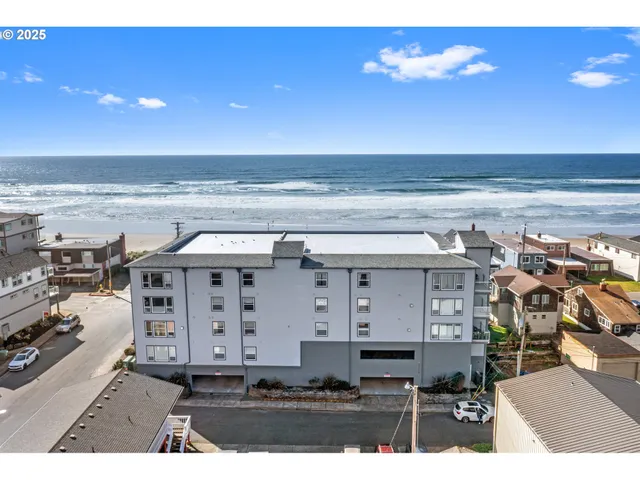 $544,000 | 300 North Pacific Street, Unit 43, Rockaway Beach, OR 97136