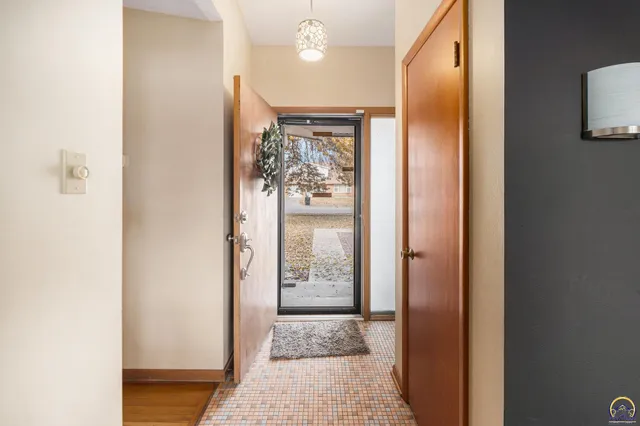 $239,000 | 5217 Southwest Belle Terrace, Topeka, KS 66604