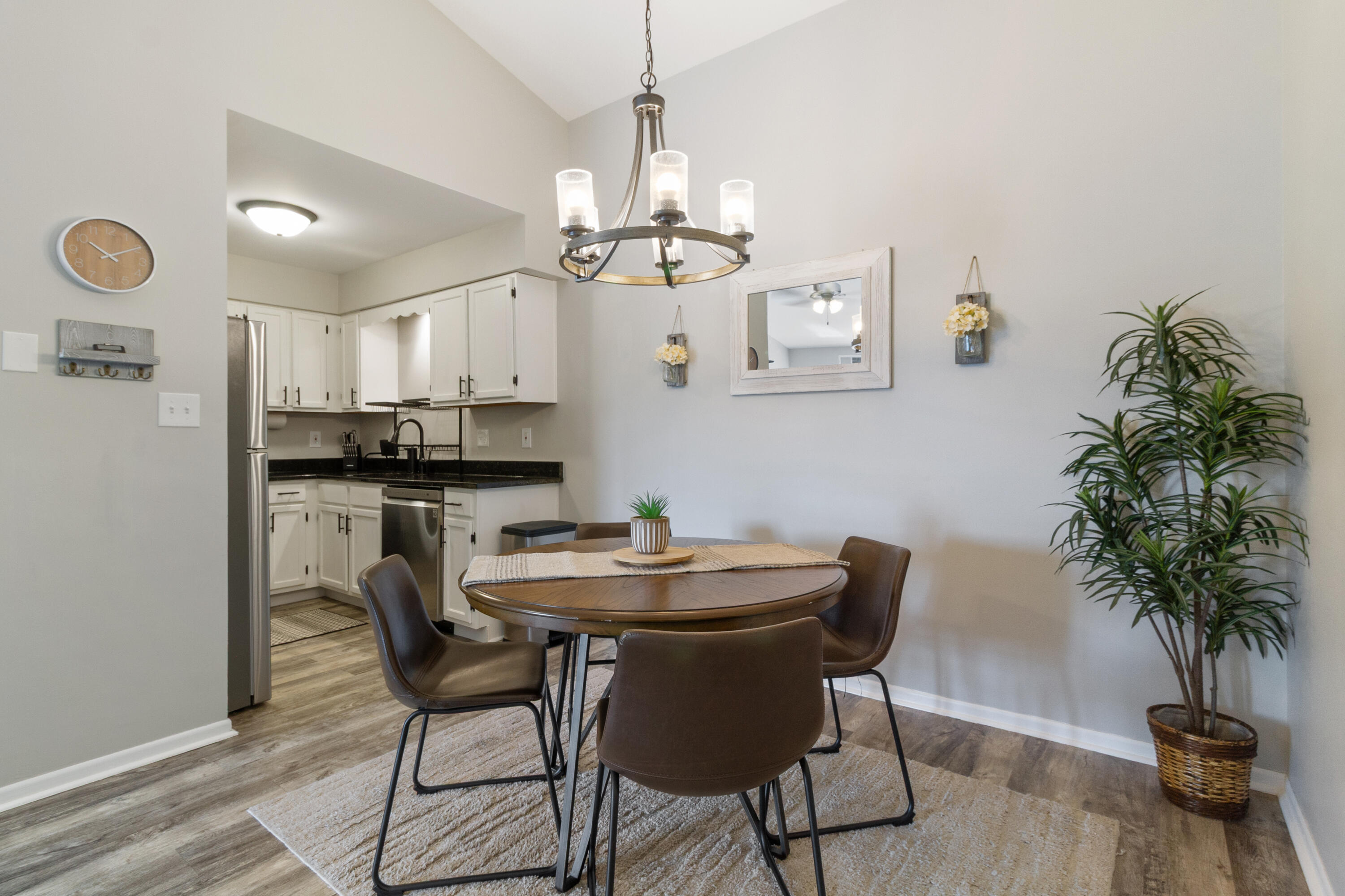 9621 Merrillville Road, Unit 304 Crown Point, IN 46307 - Photo 6 of 15 3000x2000