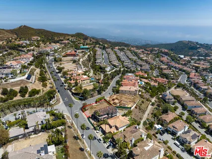 $1,299,999 | 1588 Chastain Parkway West, Pacific Palisades, CA 90272