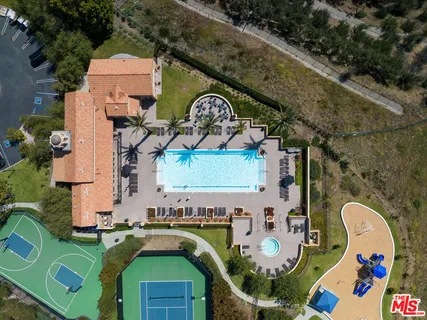 $1,299,999 | 1588 Chastain Parkway West, Pacific Palisades, CA 90272
