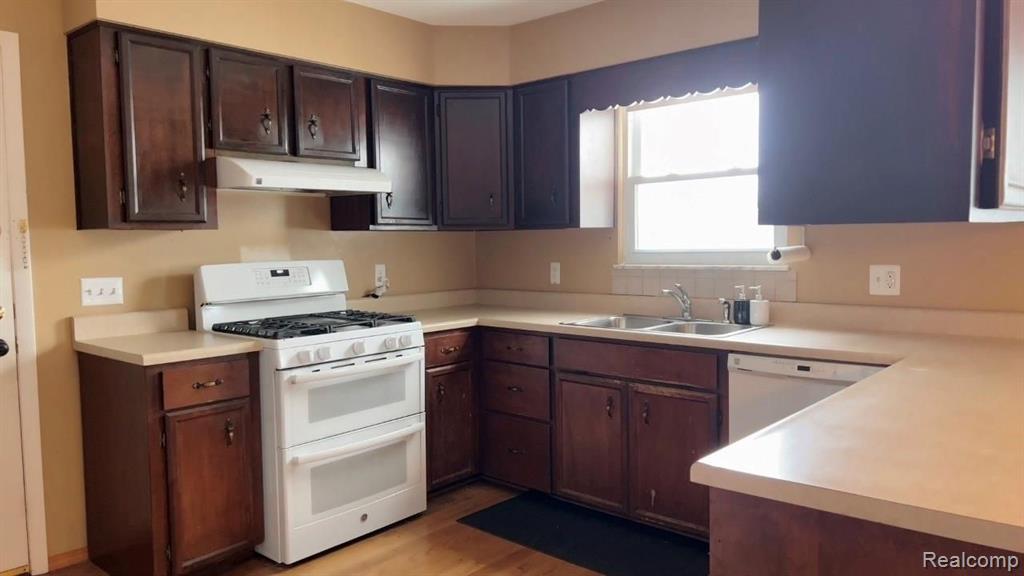 1824 Peppermill Road Lapeer, MI 48446 - Photo 9 of 23