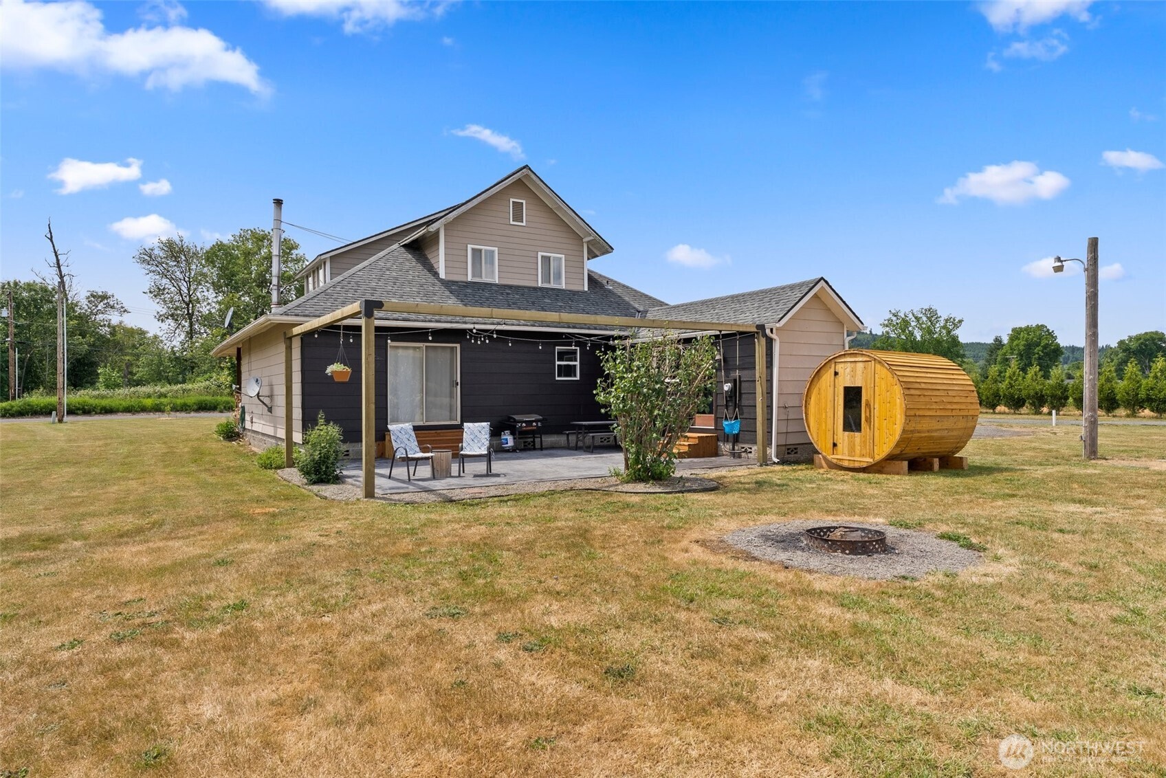 953 Boistfort Road Curtis, WA 98538 - Photo 25 of 40 a front view of a house with garden