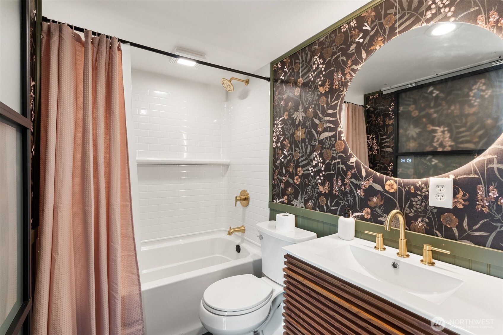 953 Boistfort Road Curtis, WA 98538 - Photo 36 of 40 a bathroom with a sink and a mirror