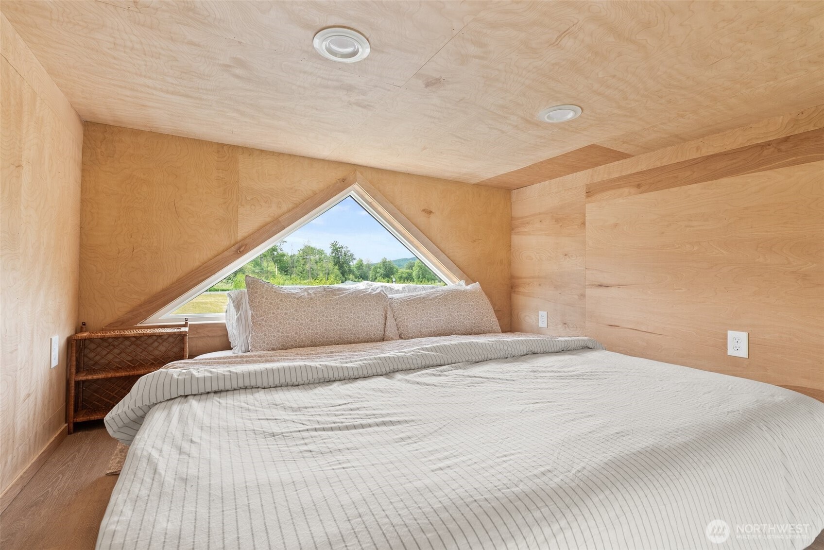 953 Boistfort Road Curtis, WA 98538 - Photo 37 of 40 a bedroom with a bed and a window