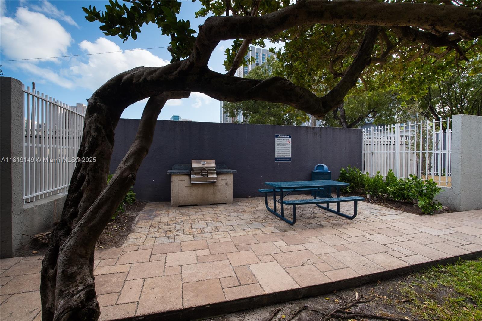 850 North Miami Avenue, Unit W1001 Miami, FL 33136 - Photo 27 of 30 a view of garden with patio