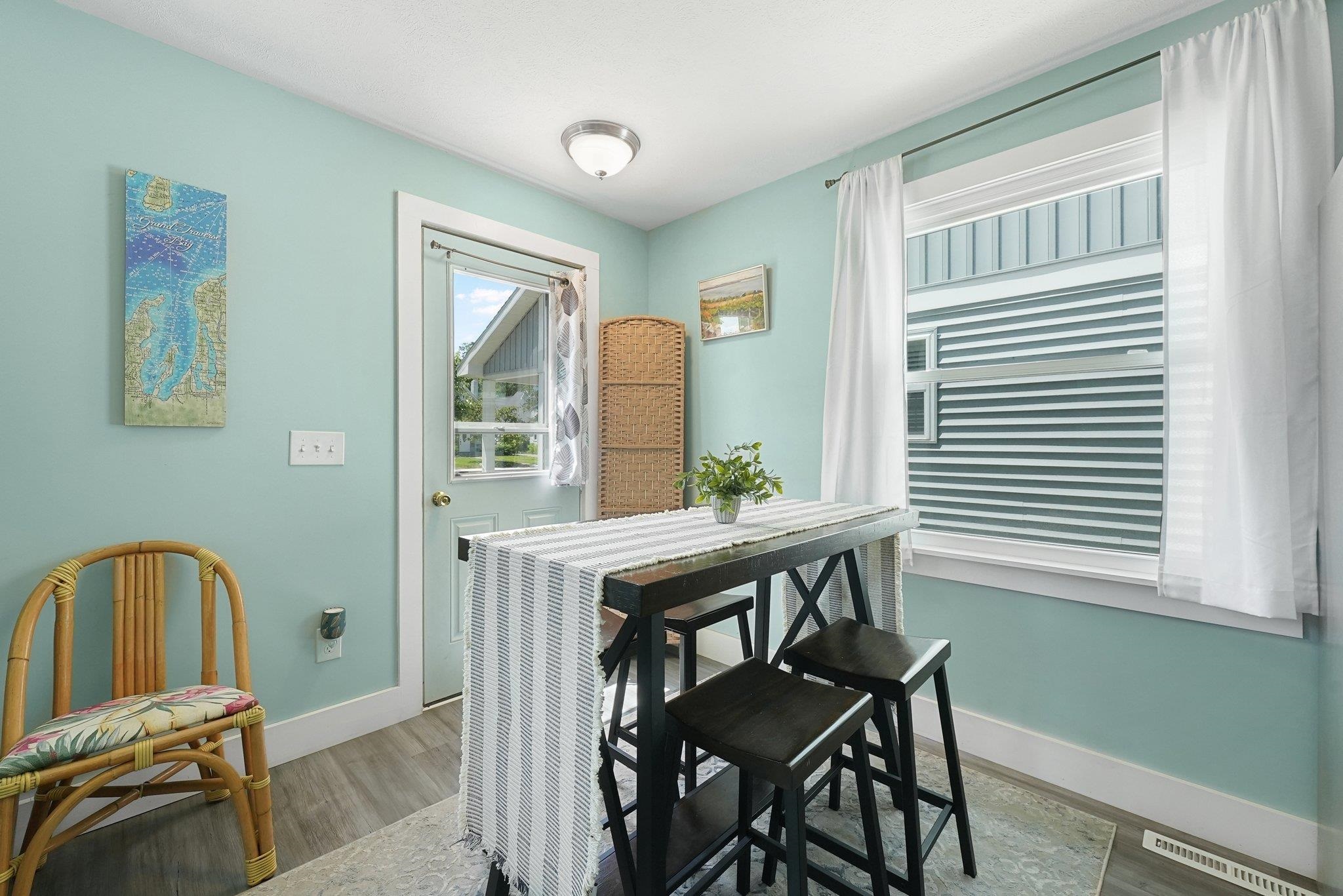 1029 East Front Street Traverse City, MI 49686 - Photo 11 of 37 1935536-e857d515-bf95-4b8a-9252-d13b38d535ab.JPG