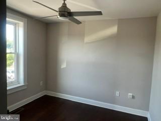 917 North Port Street Baltimore, MD 21205 - Photo 8 of 14 an empty room with a window