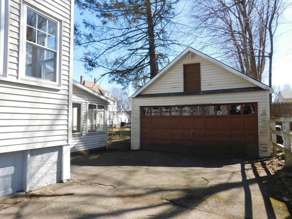 32 Youngs Road Dedham, MA 02026 - Photo 4 of 19 Gallery Image 4