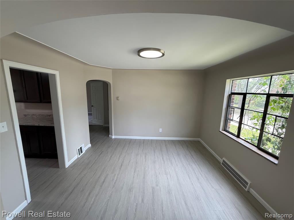 70 Mohawk Road Pontiac, MI 48341 - Photo 6 of 24