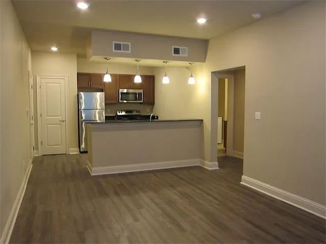 $1,250 | 2725 Independence Street, Unit 302, Metairie, LA 70006