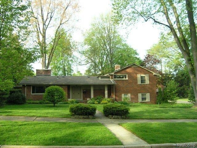 245 Cloverly Road Grosse Pointe, MI 48236 - Photo 1 of 19 245 Cloverly