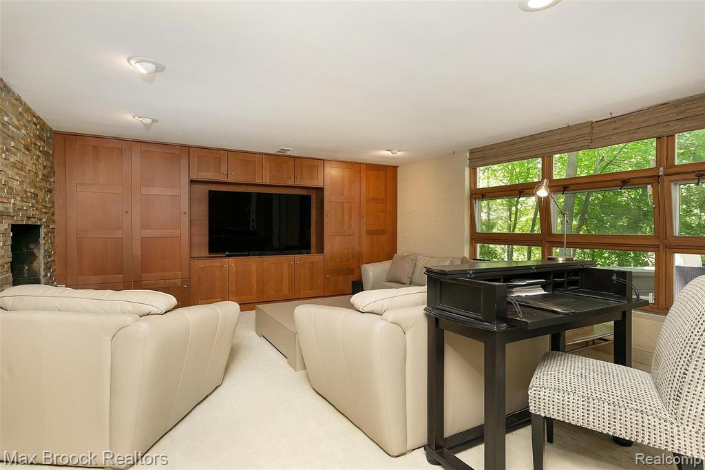 19248 Riverside Drive Beverly Hills, MI 48025 - Photo 38 of 54