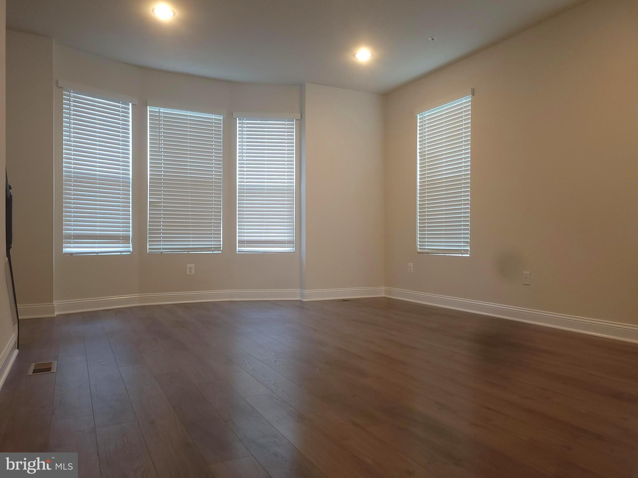 7111 Tyndale Way Hanover, MD 21076 - Photo 2 of 59 Living room, recessed lighting