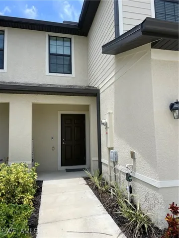 a view of a entryway of the house