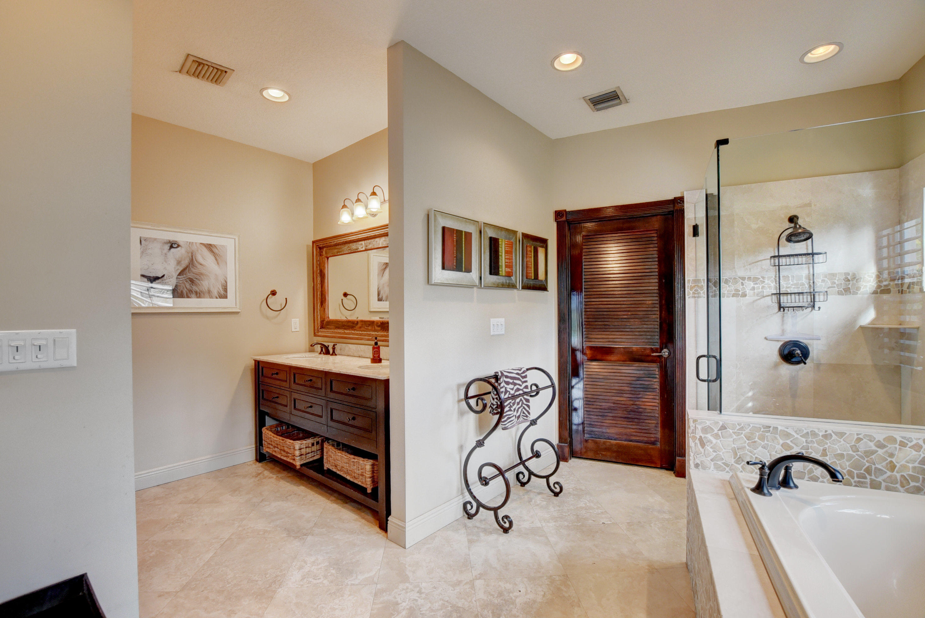 699 Southwest 8th Terrace Boca Raton, FL 33486 - Photo 25 of 40 Master Bath