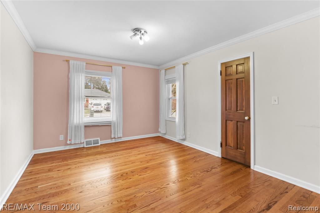 1445 Belmont Street Dearborn, MI 48128 - Photo 9 of 33