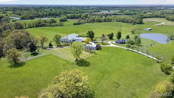 $1,350,000 | 506 Windy Hill Road, Elsberry, MO 63343