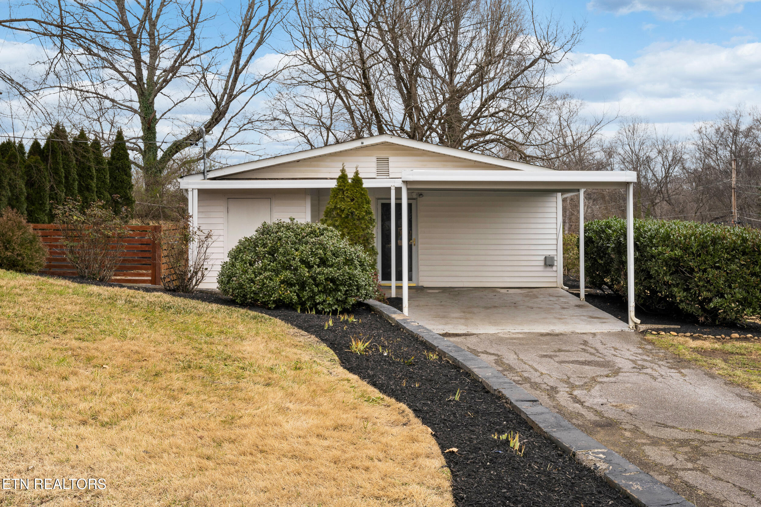 8209 Tamarack Road Knoxville, TN 37919 - Photo 1 of 36 8209 tamarack road-01