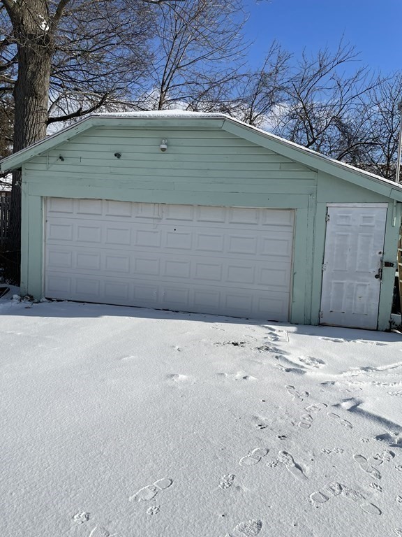 23 Preston Street Springfield, MA 01109 - Photo 2 of 24 a backyard of a house