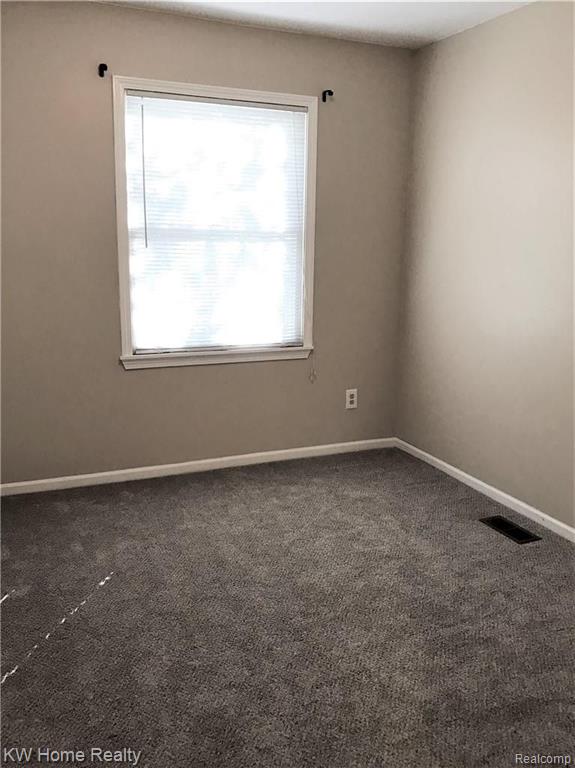 349 South Crooks Road Clawson, MI 48017 - Photo 6 of 14