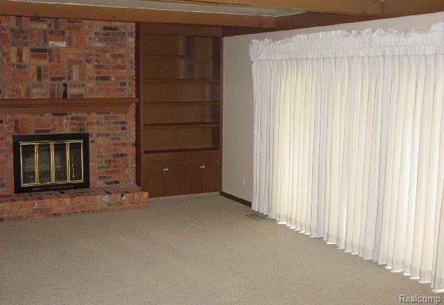 396 Fordcroft Drive Rochester, MI 48309 - Photo 9 of 25 Family Room