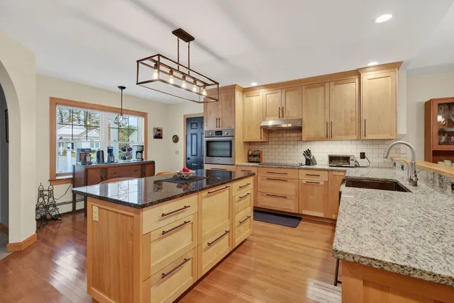 $1,195,000 | 4 Glos Way, Unit 14, Cape Elizabeth, ME 04107