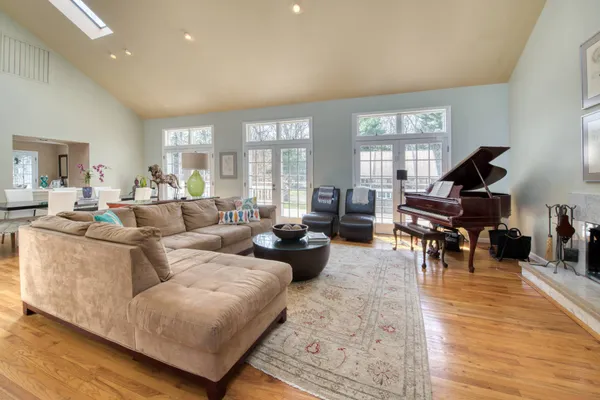 $30,000 | 150 Talmage Farm Lane, East Hampton, NY 11937
