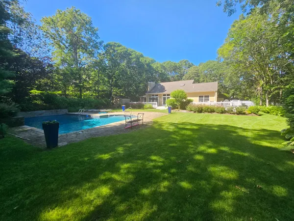 $30,000 | 150 Talmage Farm Lane, East Hampton, NY 11937